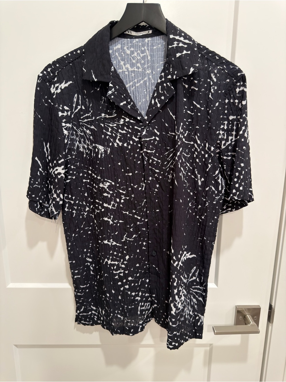 Zara Black and White Abstract Button Up
